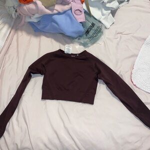 Long sleeve crop top